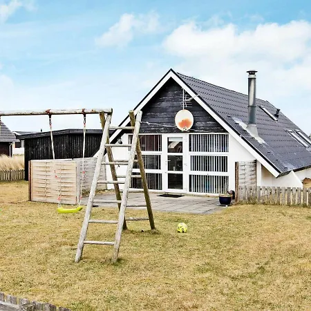 6 Person In Harbo Re Holiday home *