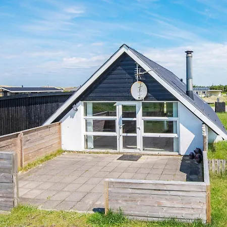 6 Person In Harbo Re Holiday home *