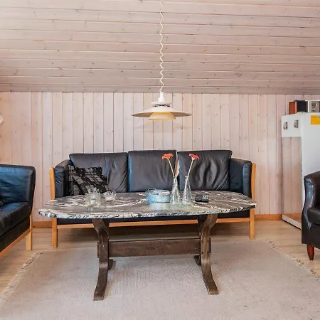 6 Person In Harbo Re Harboør